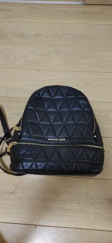 MICHAEL KORS 블랙 럭색