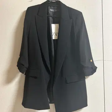 [ 9월 말까지 한정판! ] ZARA 블랙 테일러드 자켓 S 사이즈