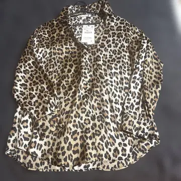 ZARA 레오파드 무늬 긴팔 셔츠 S 사이즈