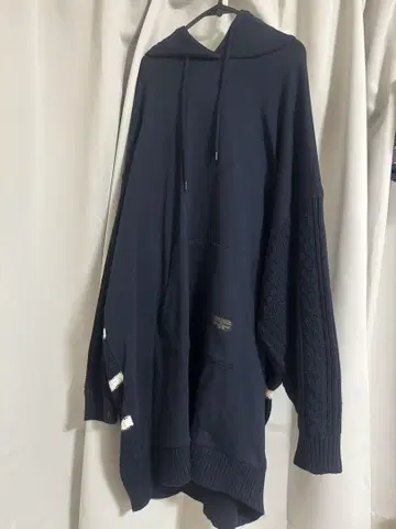 로데오 크라운 네이비 후드 부착 후드티