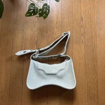 ROUSSY 라이트 그레이 숄더백