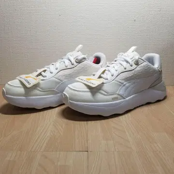 [ 새상품 배송비 포함 ] 푸마 런테이밍드 플랫폼 리젠트 로맨스