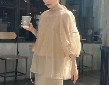 Acka 퍼피 쉬어 블라우스
