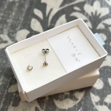 [ 새상품급 ] 나데시코 스타일 티타늄 귀걸이 샴페인 다이아 4mm