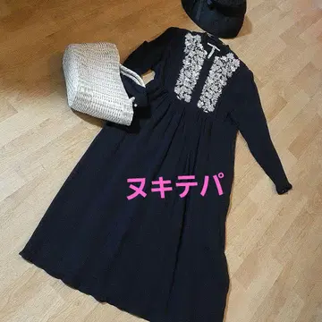 누키테파 자카드 자수 원피스