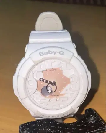 Baby-G 화이트 아날로그 시계