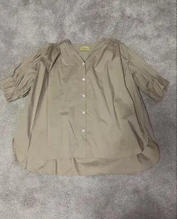 UNITED ARROWS 유나이티드 애로우즈 V넥 개더 셔츠