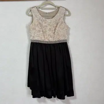 ASHILL 드레스 사이즈 38 베이지 블랙 원피스 장미 무릎 기장