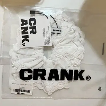[ 새상품 ] CRANK 코튼 프릴 빅 스크런치 슈슈 화이트