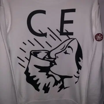 초기 C.E cavempt 맨투맨 화이트 S 사이즈