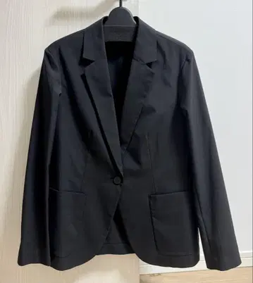 UNIQLO x theory 감동 자켓 S 사이즈