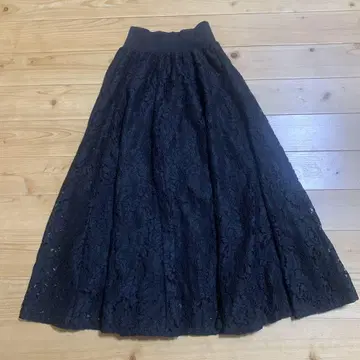 BARNEYS NEW YORK 블랙 레이스 플레어 스커트