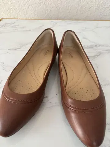 Clarks 브라운 플랫슈즈