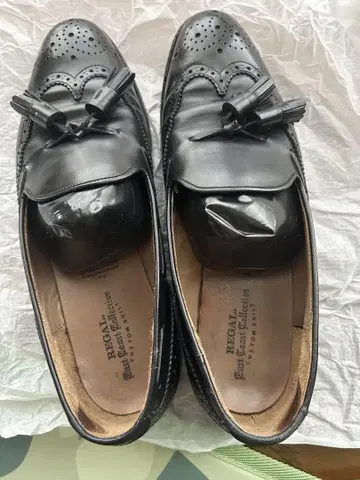REGAL 블랙 가죽 로퍼 태슬 포함