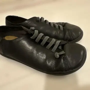 CAMPER 블랙 가죽 신발