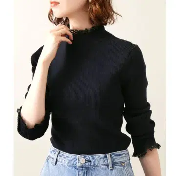 IENA 레이스 장식 리브 하이넥 풀오버 네이비