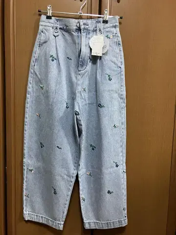 새상품 사만사 모스모스 꽃무늬 자수 팬츠