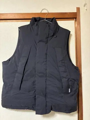 GORE-TEX INFINIUM 블랙 다운 베스트