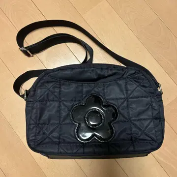 블랙 퀼팅 숄더백 마리콴트