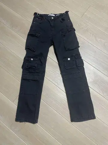 Bershka 블랙 카고 팬츠 6 포켓