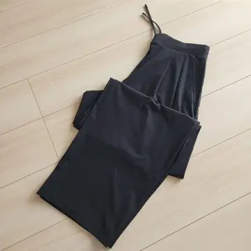 유니클로 울트라 스트레치 액티브 와이드 팬츠