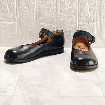 아로마 도 뮤게 스트랩 가죽 플랫슈즈 블랙 23cm
