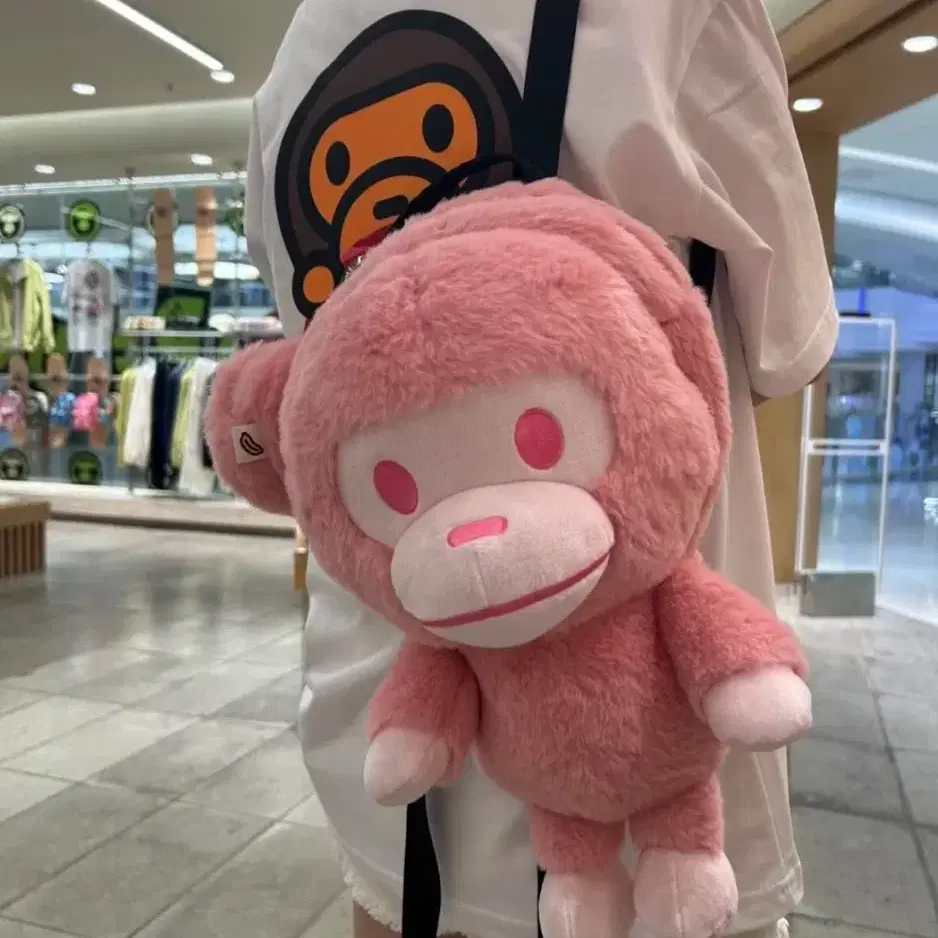 バッグ BABY MILO PLUSH DOLL BACKPACK Pink Bape BABY MILO PLUSH DOLL BACKPACK | bape.com
