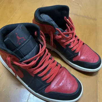 Jordan 미드컷 스니커즈