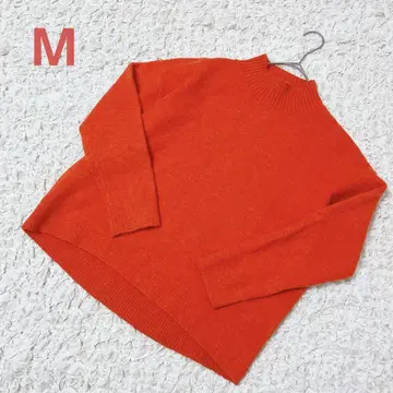 유니클로 UNIQLO M 오렌지 컬러 리브 크루넥 스웨터
