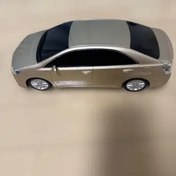 도요타 SAI 골드 모델카