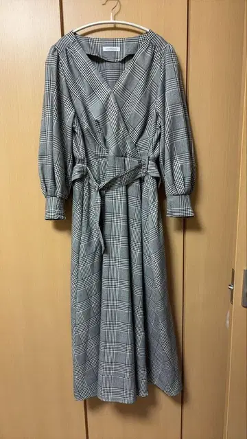 내추럴 꾸뛰르 카슈쿨 원피스