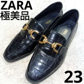 컨디션 최상 자라 ZARA 비트 로퍼 블랙 23 크로커다일