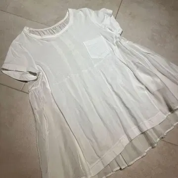 sacai 화이트 플레어 T셔츠 반팔
