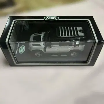 LAND ROVER DEFENDER 110 SILVER