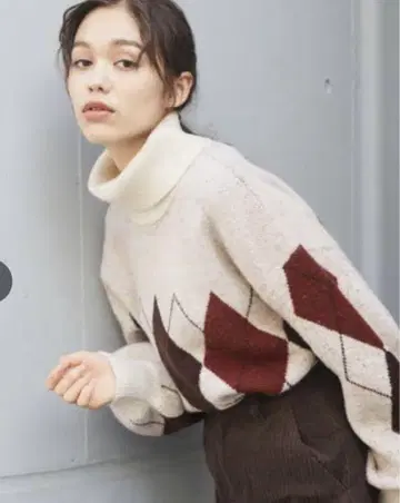 헤더 Heather 터틀넥 아가일 니트