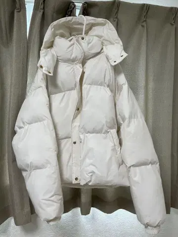 뮤게 화이트 후드 부착 다운 자켓