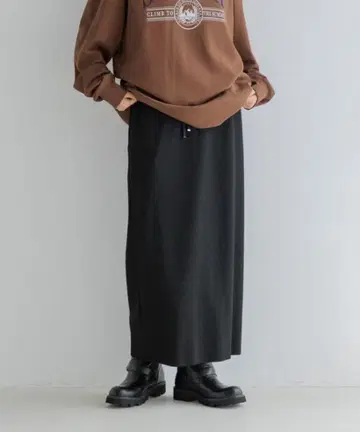 새상품 LOWRYS FARM 컷 리브 타이트 스커트