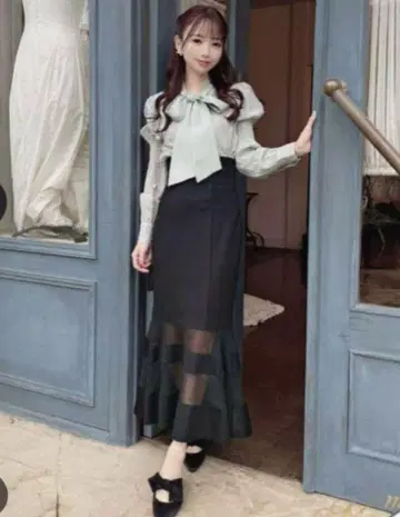 미셸 마카롱 시스루 머메이드 스커트 블랙