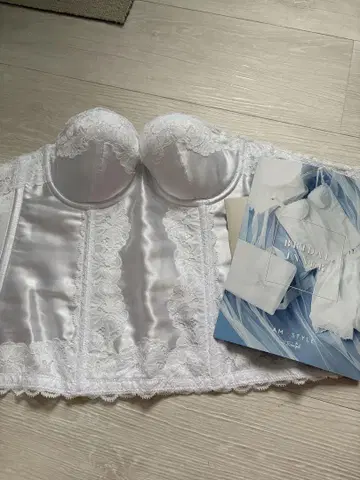 브라이덜 이너 아모스타일 B70