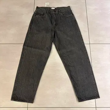 CIOTA 다크 그레이 와이드 테이퍼드 데님 팬츠