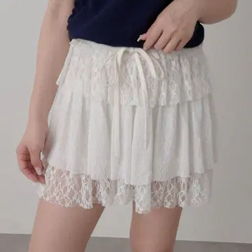 RAY CASSIN 레이스 티어드 미니 치마바지