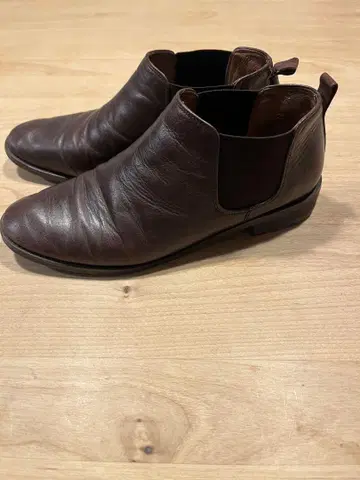 마가렛호웰 사이드 고어 숏부츠