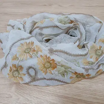 LAURA ASHLEY 꽃무늬 실크 스카프