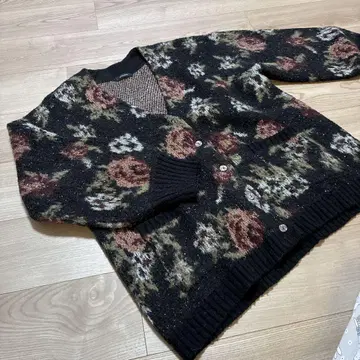 JEANASiS 꽃무늬 긴팔 가디건