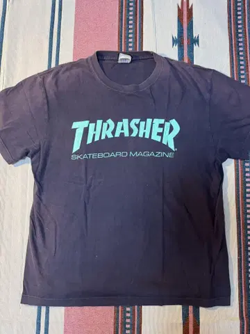 THRASHER T셔츠 L 사이즈 블랙 퍼플네이비 페이드