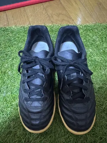 모나르시다 22.5 풋살화