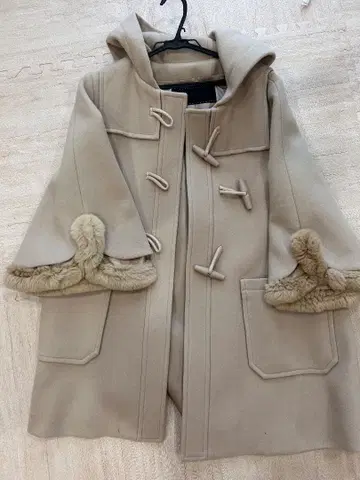 TO BE CHIC 베이지 더플 코트 후드 부착