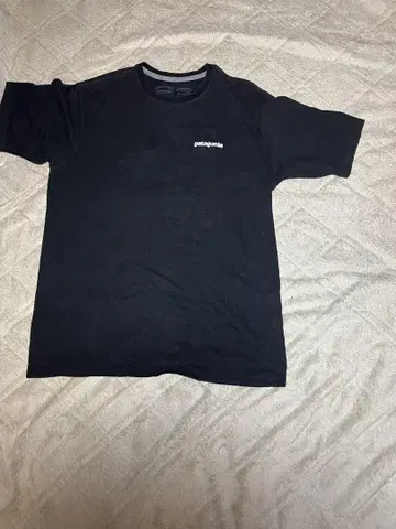patagonia 블랙 T셔츠 S사이즈