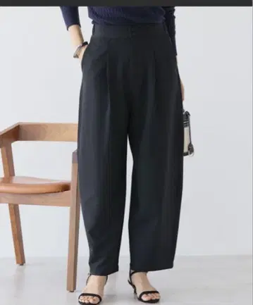 아메리칸 홀릭 커브 슬랙스 팬츠 블랙