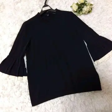 새상품급 COS 니트 소매 플리츠 블랙 화이트 S